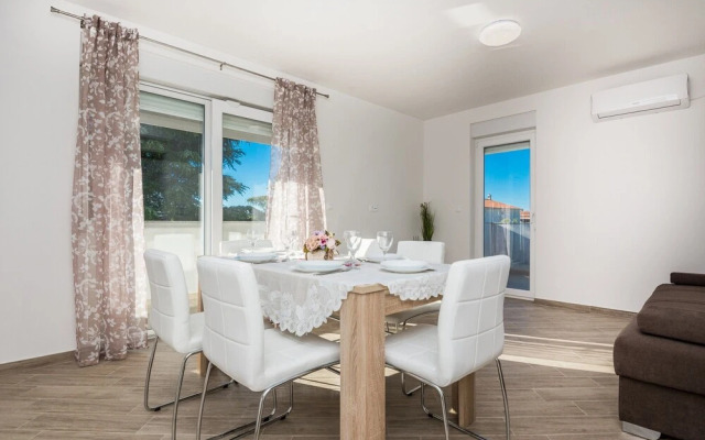 Pool Apartment Bakija 2