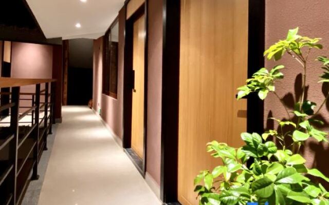 Puzhe hei Yunlu Lake View B & B