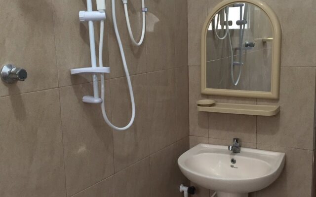 Yaarl Holiday Inn