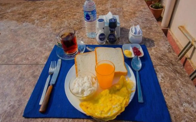 Capital O 338 Yellow Pagoda Hotel