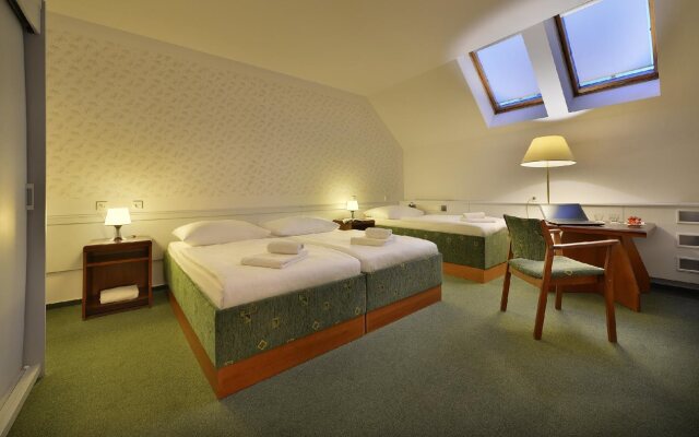 Three Crowns Hotel Prague