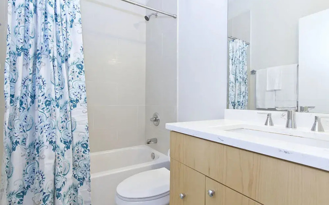 Architectural 2BR in Wicker Park by Sonder