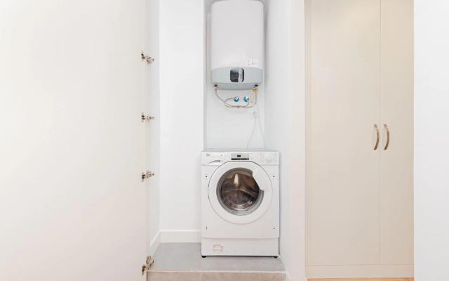 Premium Accomodation in La Rosaleda - Madrid