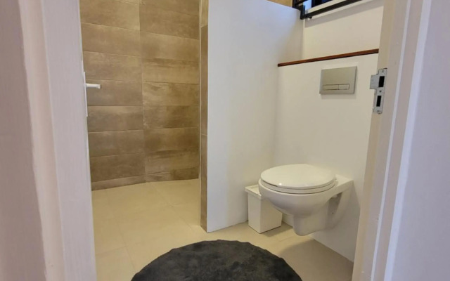 Modern - Wan Pipel with Terrace