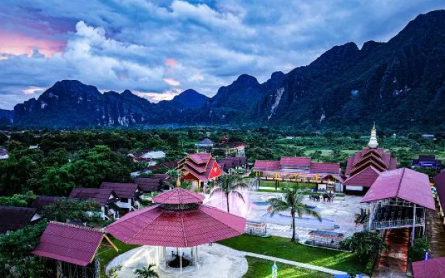 Hometown of Dragon Hotel