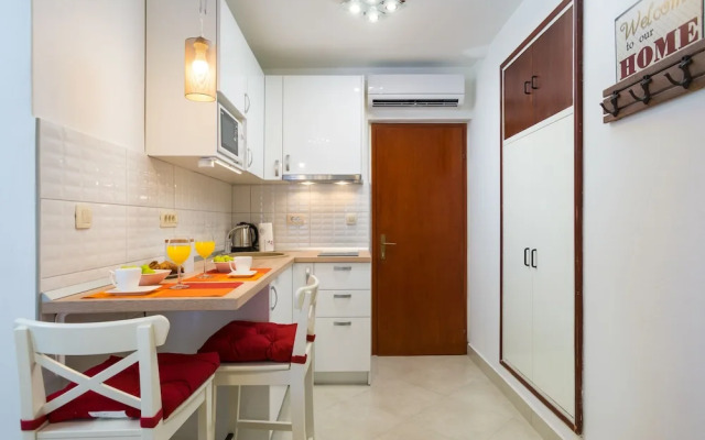 Split Apartments with Hotel Service