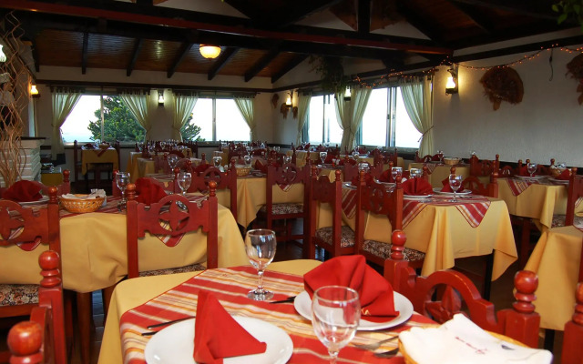 Ruca Cheli Village Ski Hotel