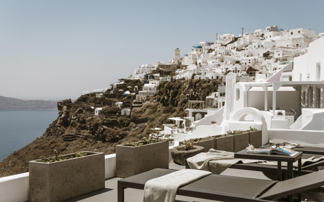 Aqua Luxury Suites