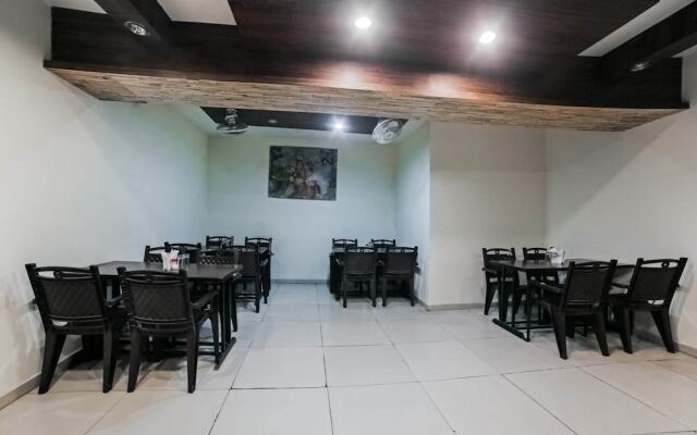 OYO 28783 Hotel Vaishali