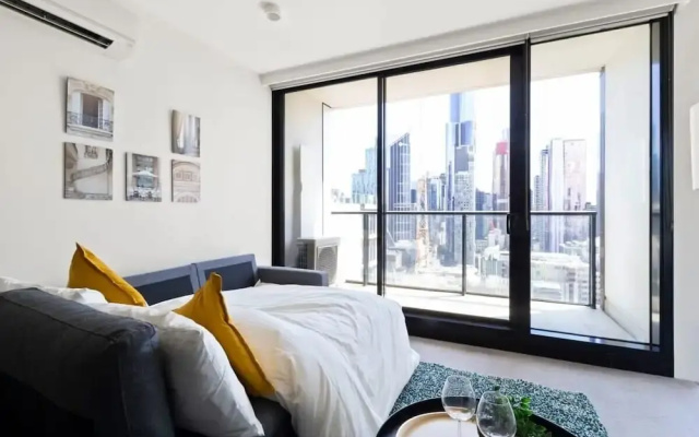 A Comfy 2BR Apt Near Melbourne Central, City Views