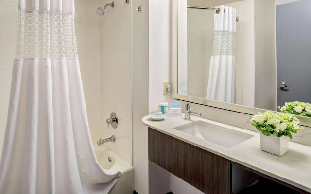 Hampton Inn & Suites Palm Desert