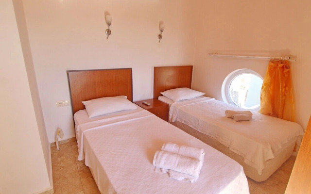 Arnna Villa 4 by Villa Buketi