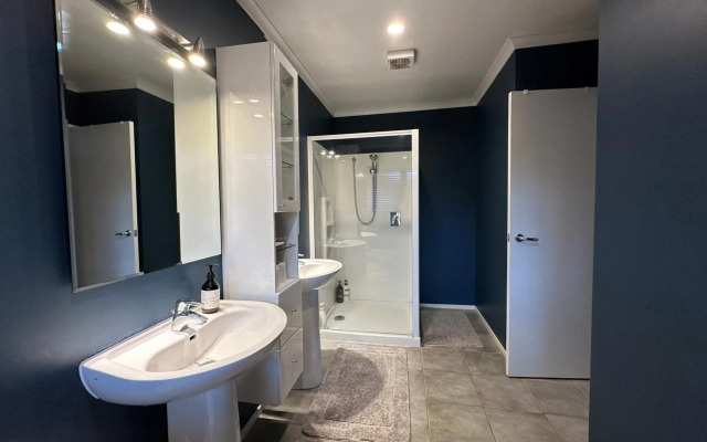 Lakeview Holiday Hideaway