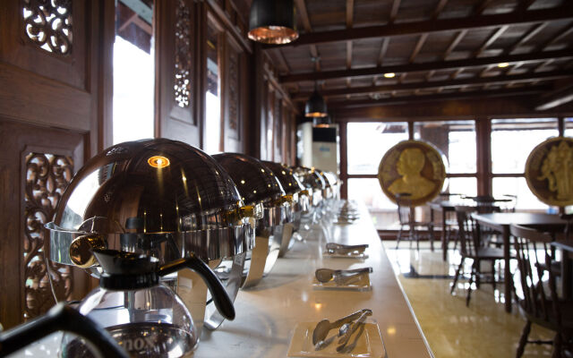 True Siam Rangnam Hotel