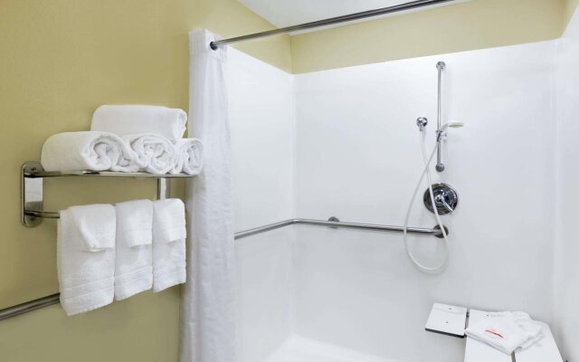 Microtel Inn & Suites by Wyndham Starkville