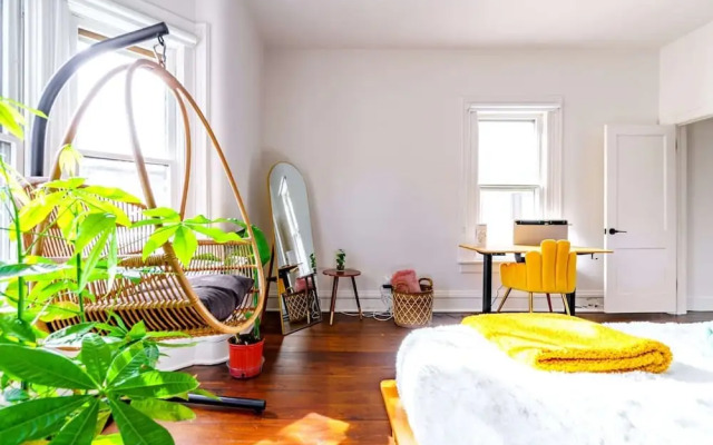 Prime Location Clean Top Rated Free Parking