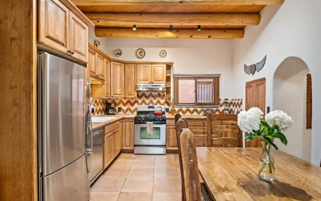 Amor - Historic Adobe in the Heart of The Railyard and Downtown Santa Fe, Hot Tub