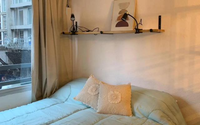 Comodo monoambiente bien ubicado en Cordon