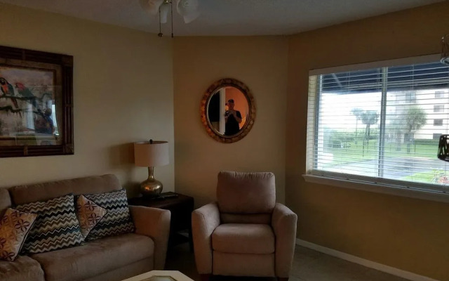 Royal Mansions Resort