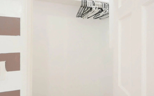 Sunrise Court Apartments