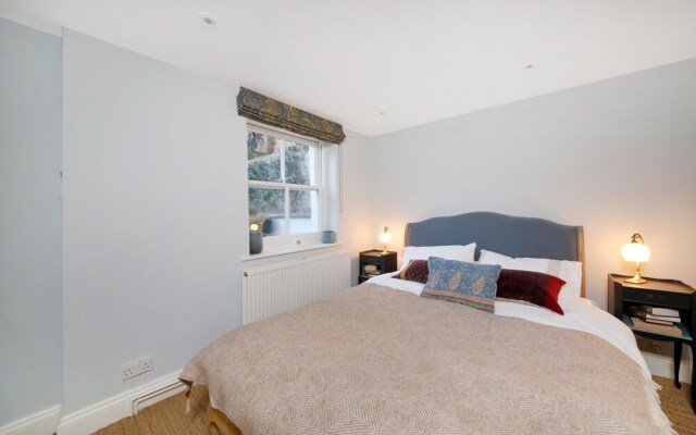 Stunning 2 Bedroom Apartment With Garden in Notting Hill