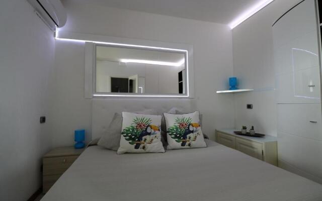 Carlo Apartments