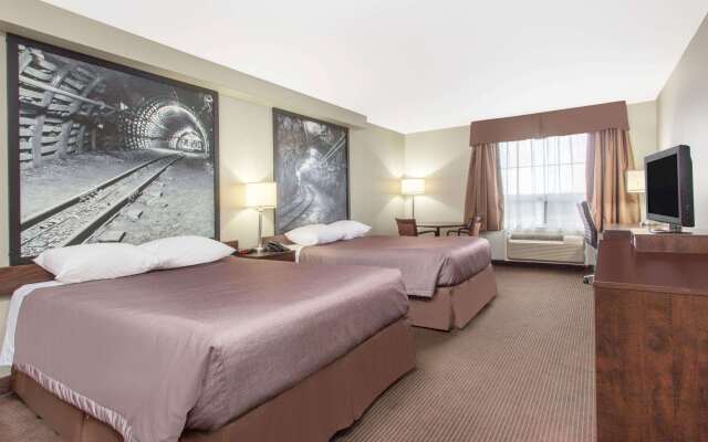 Super 8 by Wyndham Red Lake ON