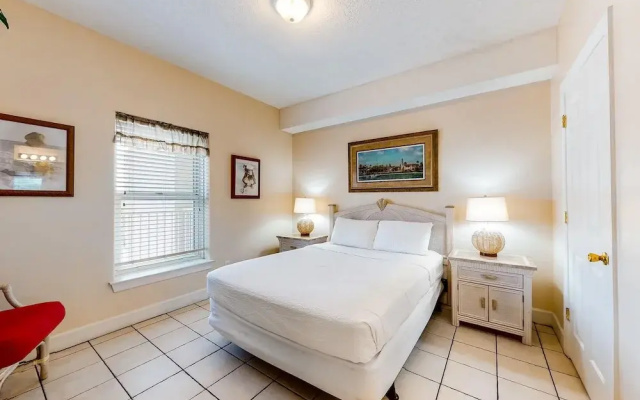 Twin Palms 702
