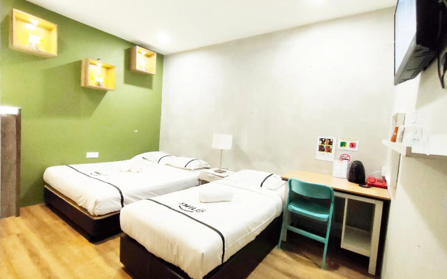 Smile Hotel Danau Kota