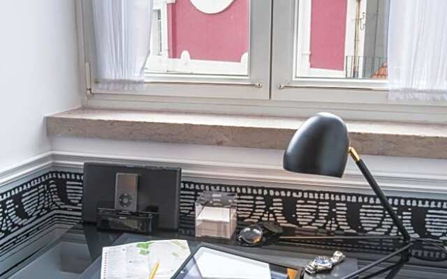 Teatro Boutique Rooms & Suites