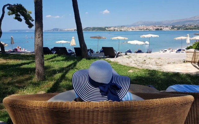 A1 - Modern Apartment With Balcony Near the Beach