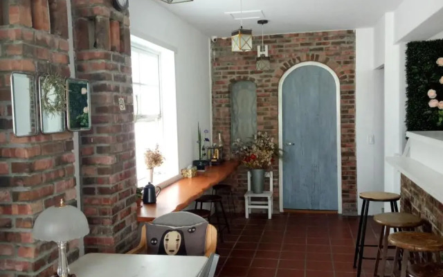 Little Time Guesthouse