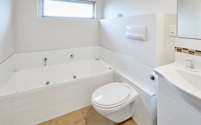 Focus Motel And Executive Suites
