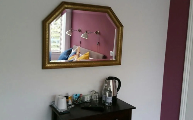 Cafe Guest House 34