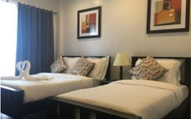 OYO 889 Amboy Hometel