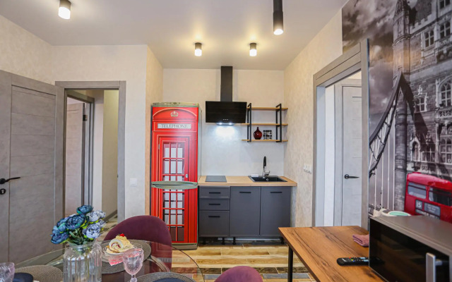 Квартиры у Петровны на улице Июльских Дней 1к1