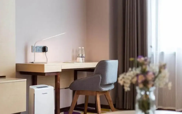 Echarm International  Guangzhou Baiyun International Airport Huadu Plaza Branch - Free Deliver Service to Guangzhou Baiyun International Airport & Free Deliver Service to Canton Fair Complex During Canton Fair Period