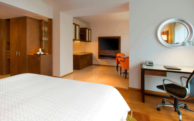 Four Points by Sheraton Bengaluru, Whitefield – Guest Rooms – Bangalore