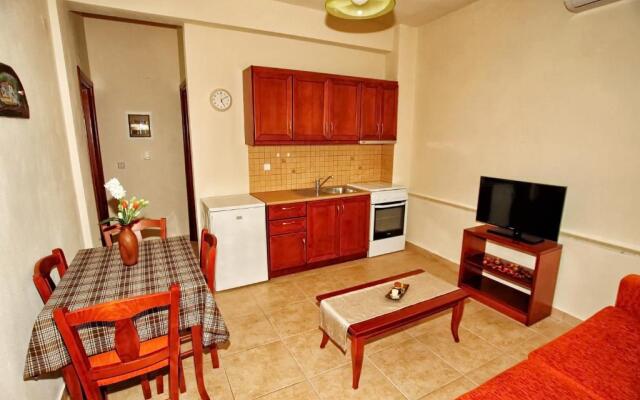 Traditional Apartments Tsikrikonis