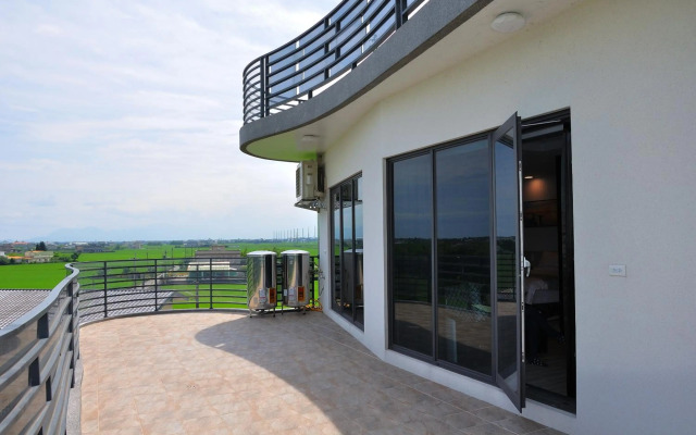 Qian Qian Riverside B&B