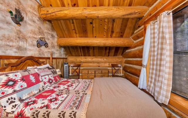 The Log Home Quintessential Log Cabin in Ynp!