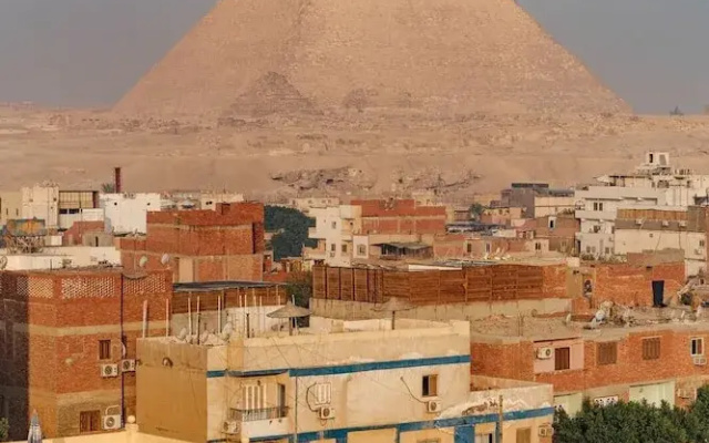 Pyramids stars view Inn