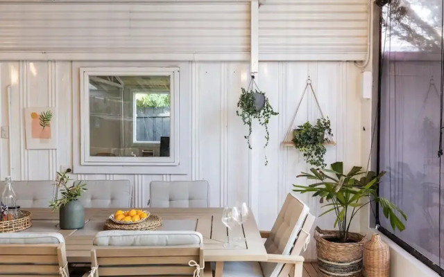 Sol Coastal Retreat - Outdoor Spa and Sauna