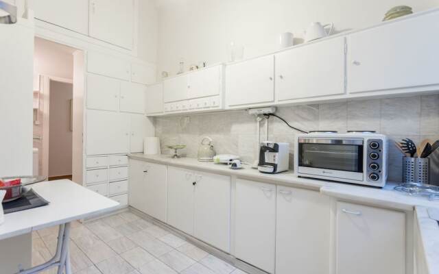 Elegant & Spacious 2bdr Flat