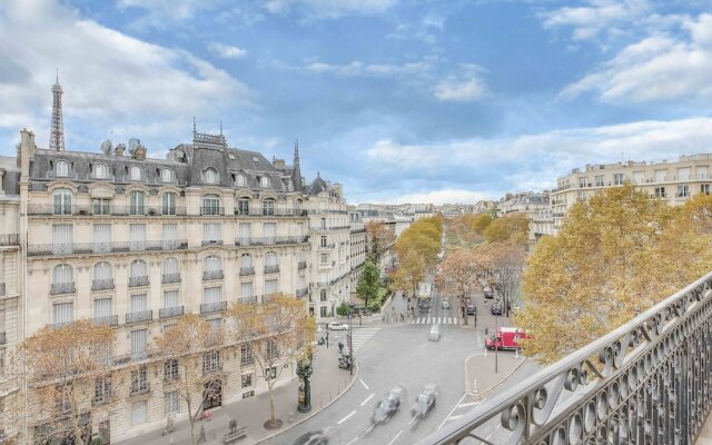 Top Luxurious Penthouse Front of Eiffel Tower and River