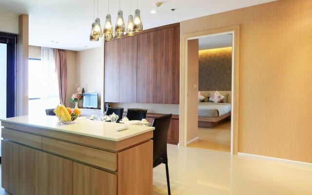 Kanyarat Lakeview Condominium by Wilai