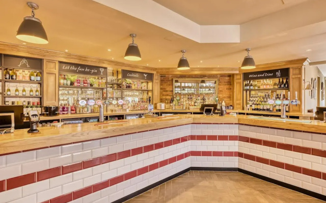 Premier Inn Milton Keynes - Willen Lake