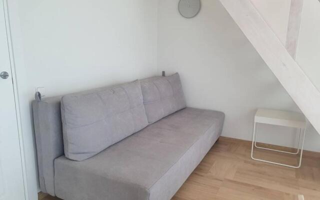 2.5 kambarių butas per du aukštus su baseinu