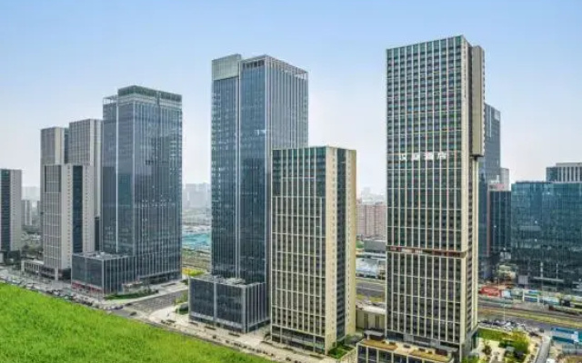 HanTing Hotel (Zhengzhou East High-Speed Rail Station East Square Shangding Road)