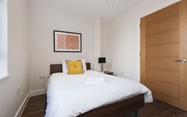 Awesome Aldgate City Apartment